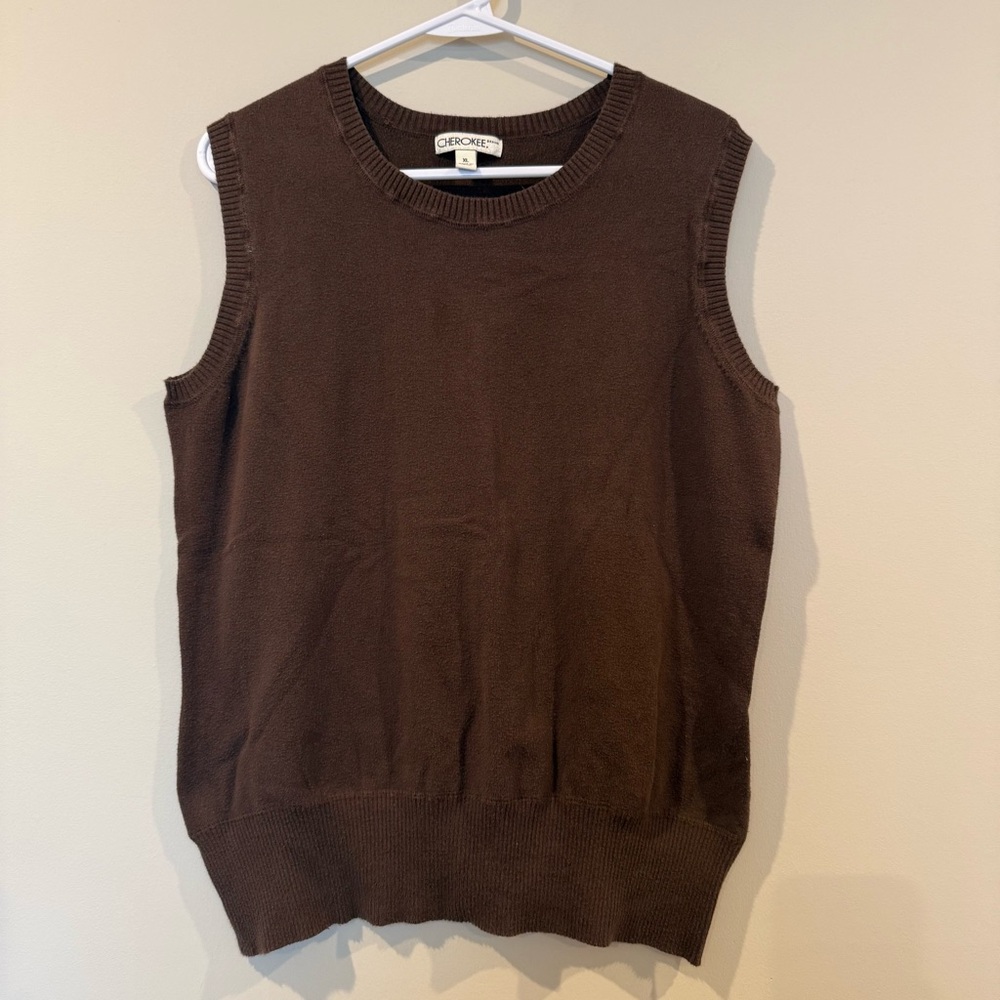 Cherokee Women’s Brown Knit Sleeveless Sweater Top